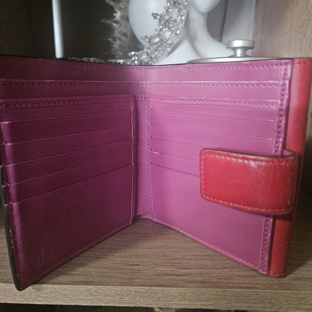 Gucci Red and Tan Women's Wallet - Picture 5 of 5